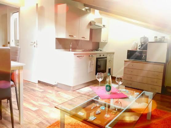 Casa Vacanza Zaira & Claudio Pianello Del Lario Eksteriør bilde